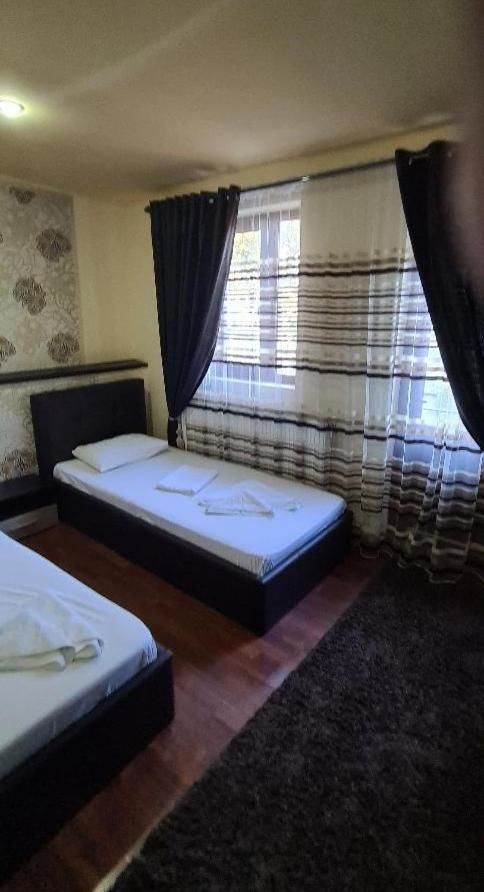 Отель HOTEL INTIM CALARASI Кэлэраши