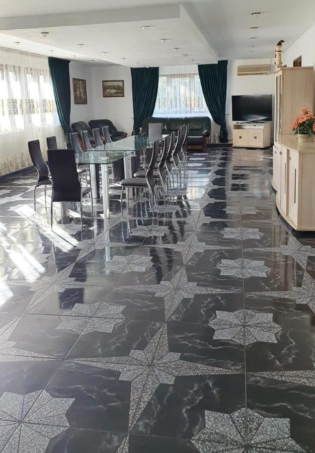 Отель HOTEL INTIM CALARASI Кэлэраши